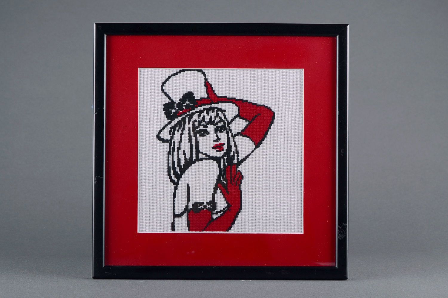 Embroidered painting Girl in top hat photo 1
