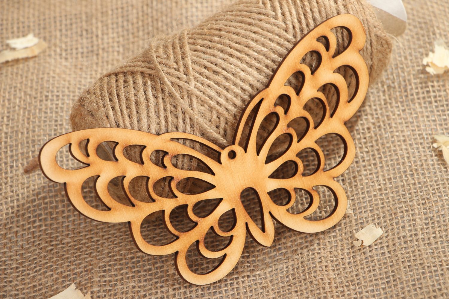 Vorbereitete Materialien handmade aus Furnier Schmetterling foto 4