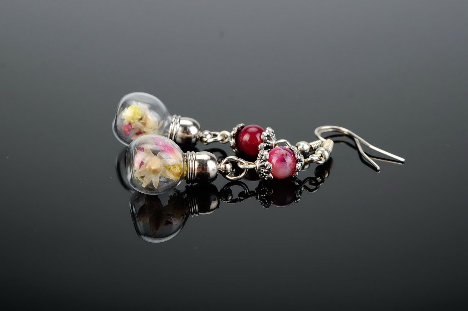 Hanging earrings with dry flowers and agate photo 1