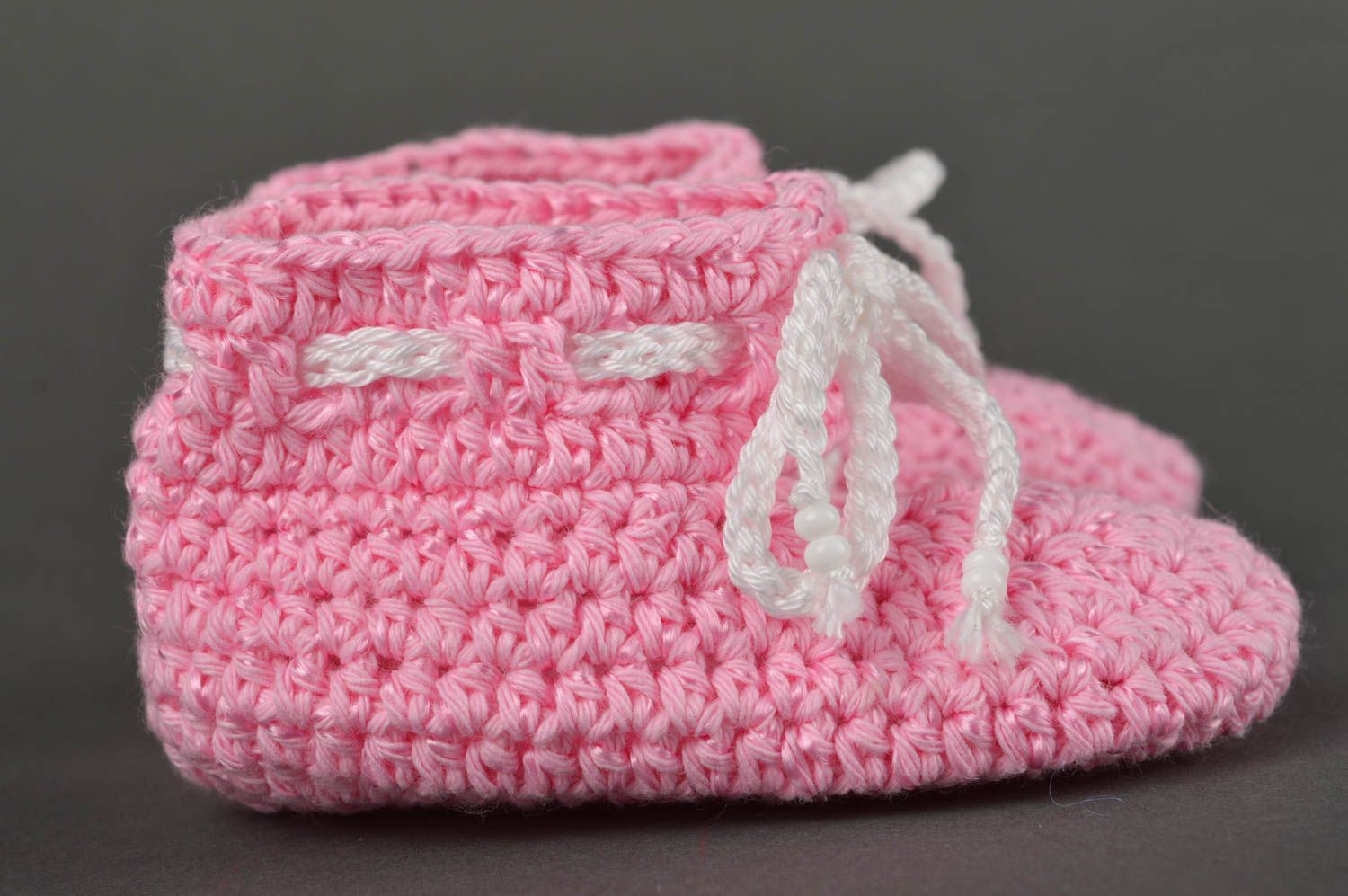 Chaussons de bébé au crochet faits main originaux roses Chaussures pour bébé photo 3
