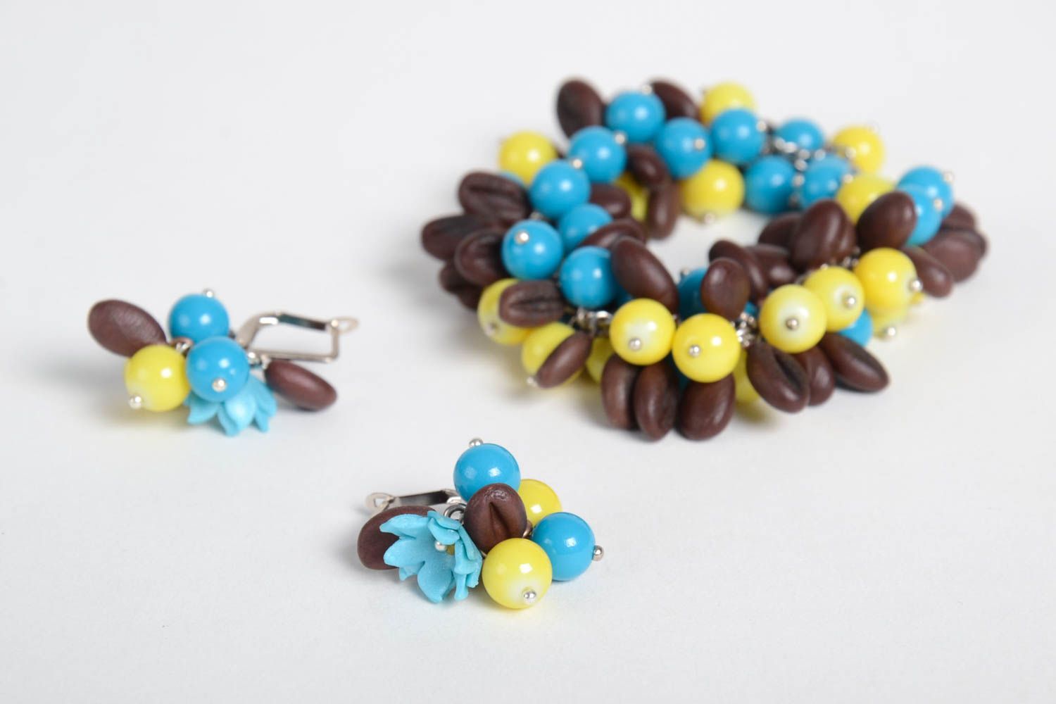 Charm beaded bracelet for women with yellow, blue, and coffee beads photo 5
