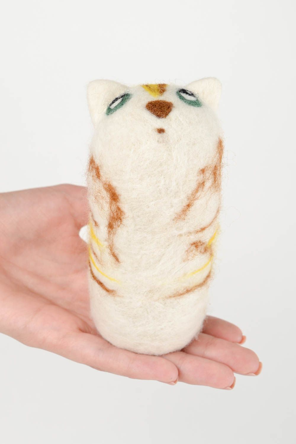 Peluche chat mignon Jouet fait main petit en laine feutrée Cadeau enfant photo 2