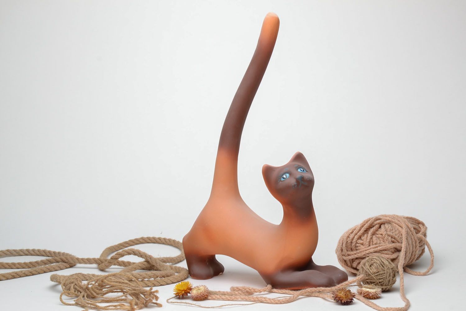 Clay statuette of cat photo 1
