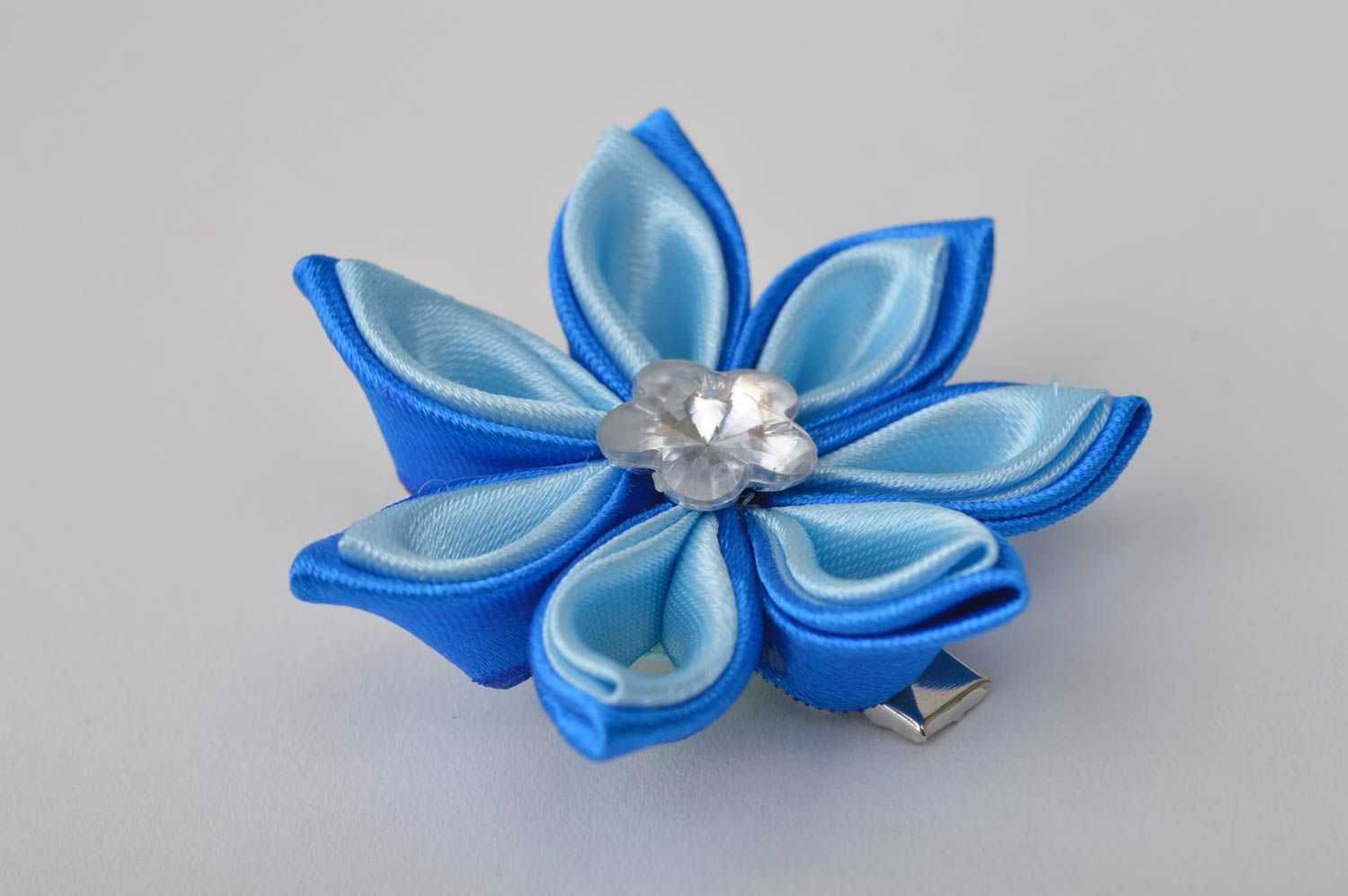 Заколка канзаши ручной работы аксессуар для волос детское украшение Синий цветок фото 2