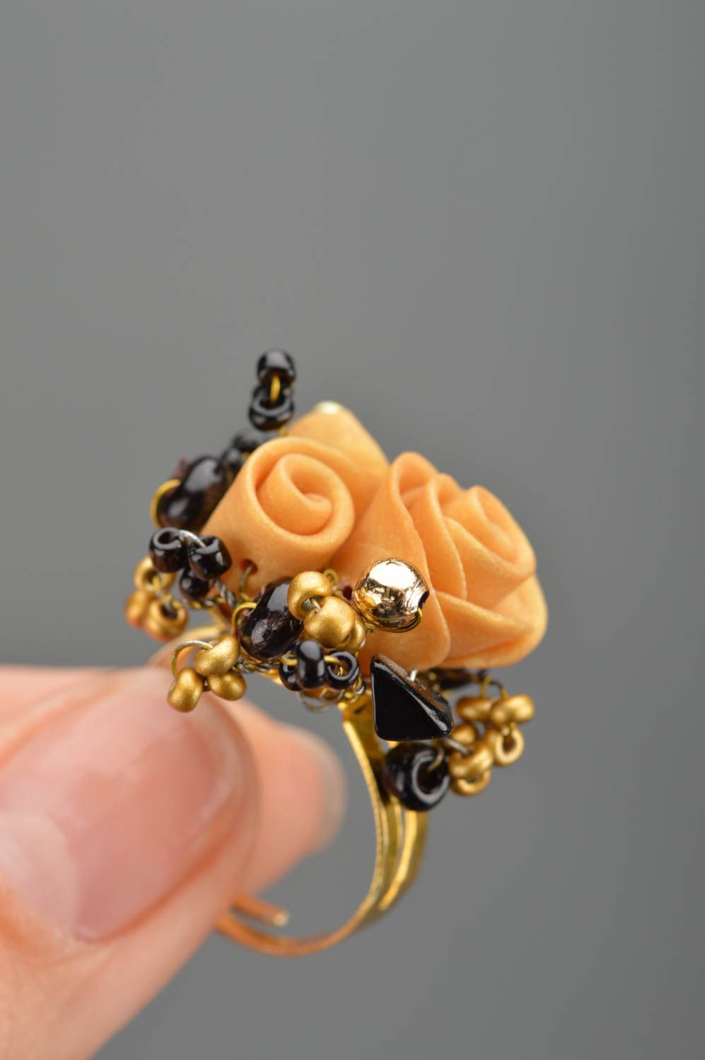 Кольцо из полимерной глины ручной работы красивое с цветами женское винтажное фото 5