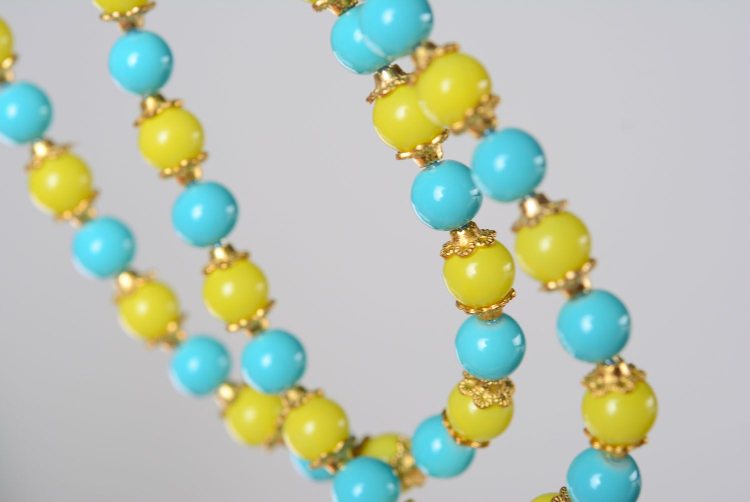 Yellow and blue bead necklace photo 5