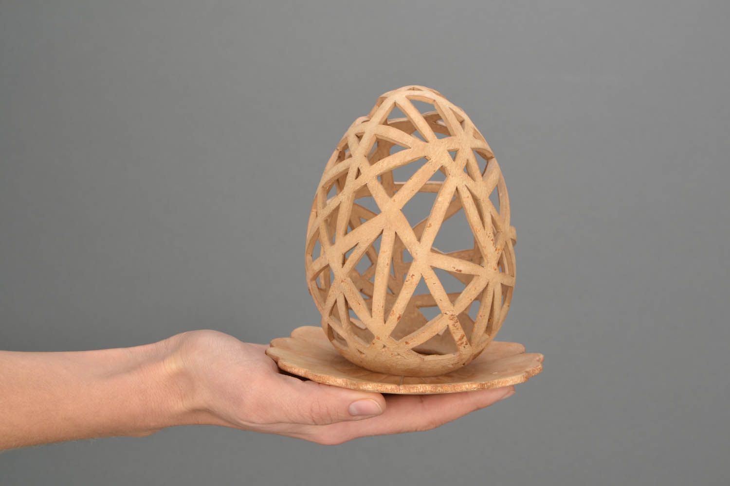 Castiçal de cerâmica em forma do ovo feito à mão  foto 2