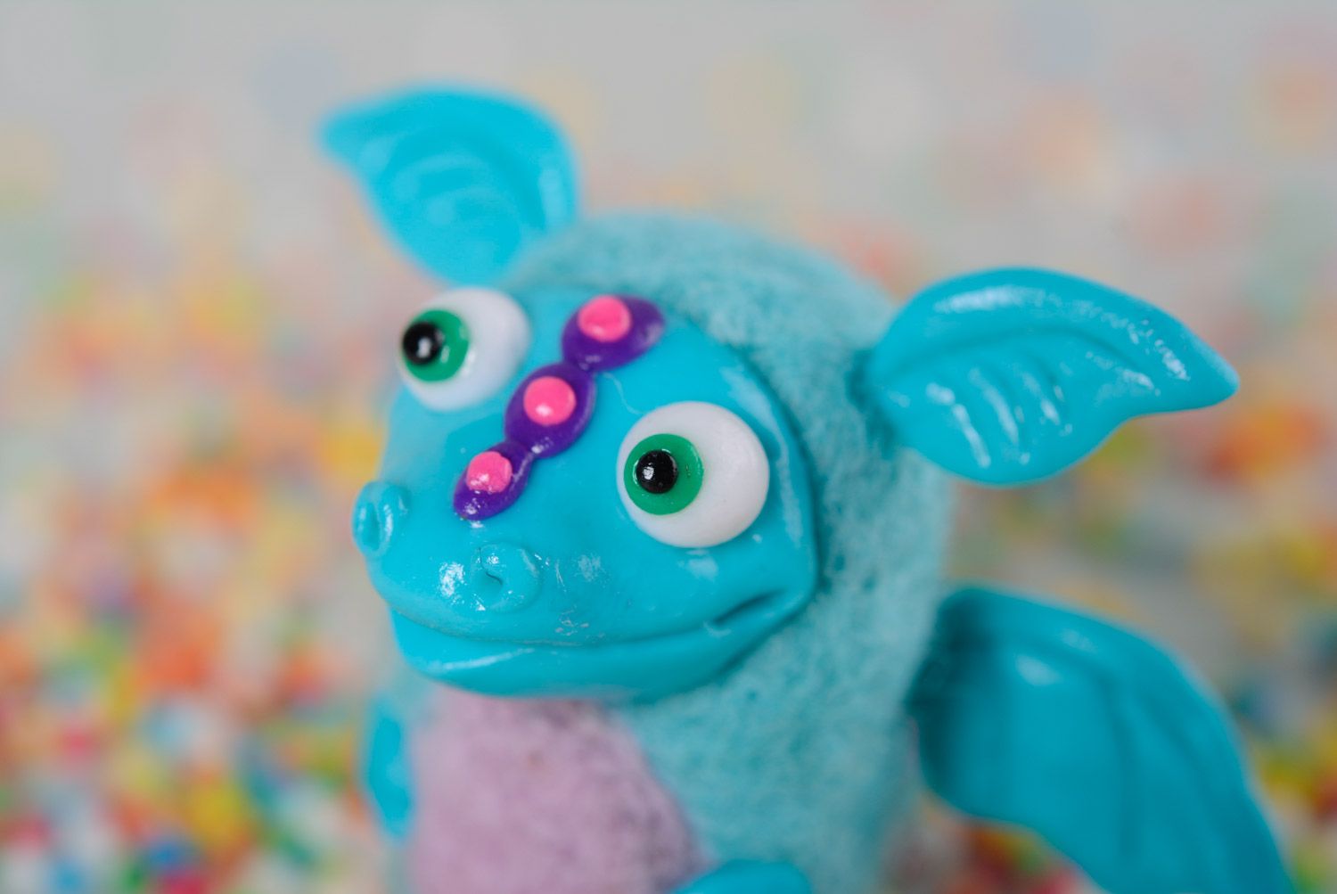 Petit jouet en laine feutrée et pâte polymère fait main original bleu Dragon photo 2