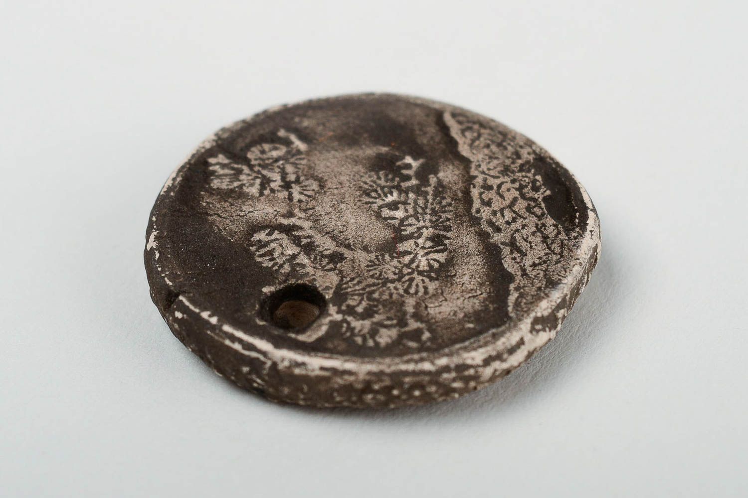Керамическое украшение кулон ручной работы с росписью подвеска на шею авторская фото 3