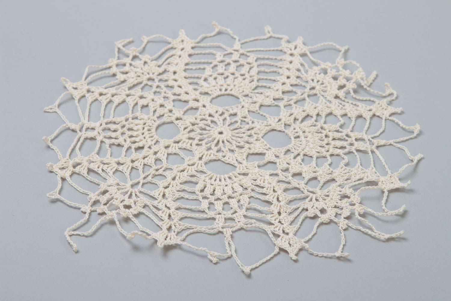 Serviette blanche fait main Déco maison Cadeau femme tricotée textile originale photo 4