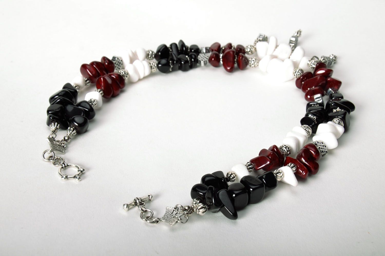Homemade necklace with agate and garnet photo 3