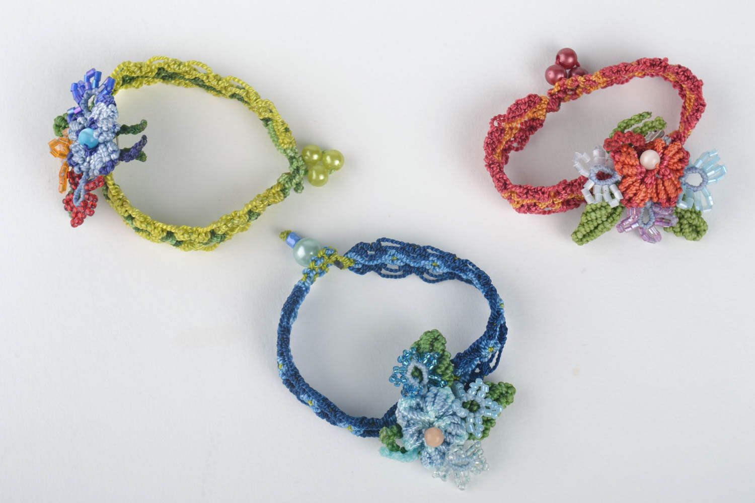 Bracelets macramé avec Broches fleurs faits main 3 pcs tressés Cadeau femme photo 4