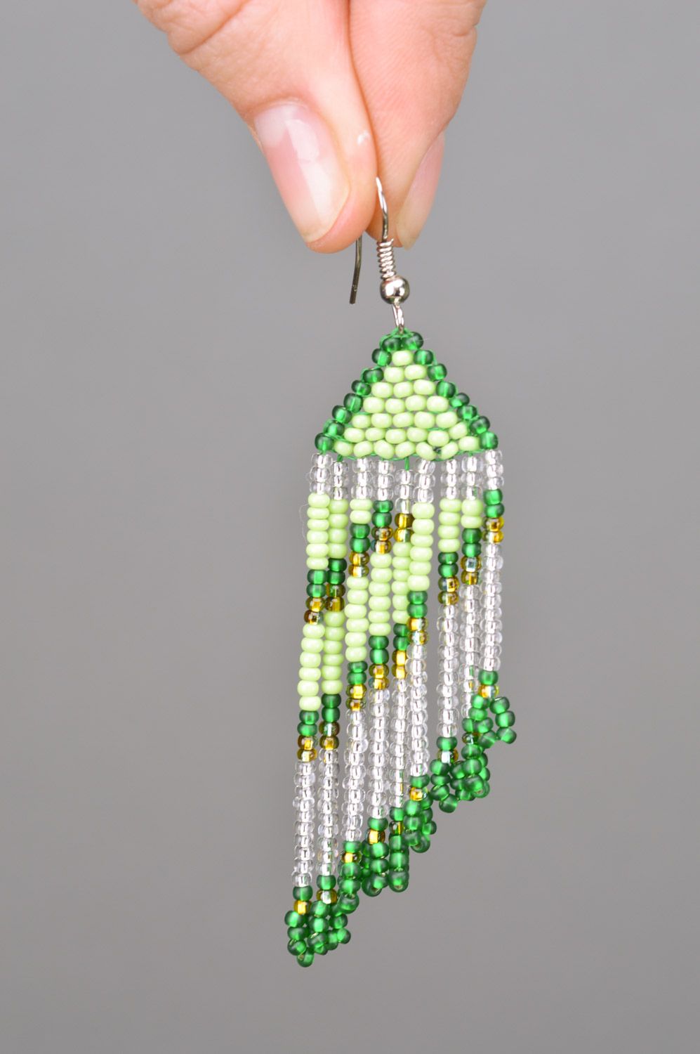 Originelle grüne lange handgemachte Ohrringe im Oststil für Frauen foto 3