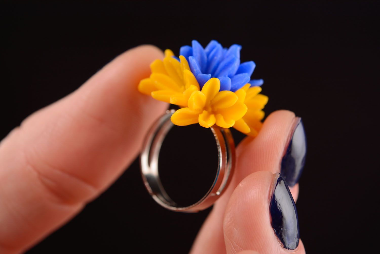 Красивое кольцо из полимерной глины  фото 3