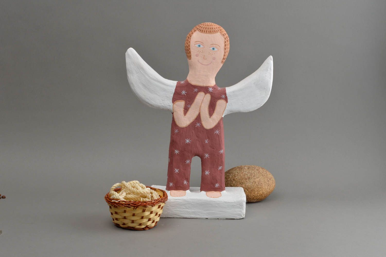 Schöne originelle Deko Figur aus Gips mit Bemalung in Form vom Engel handgemacht foto 1