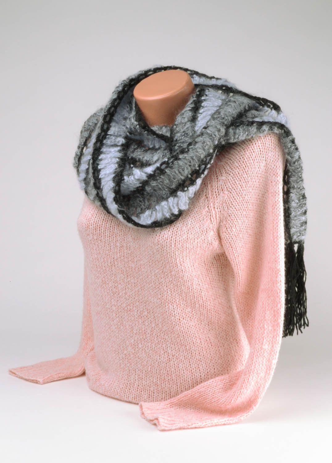 Grey crochet scarf  photo 2