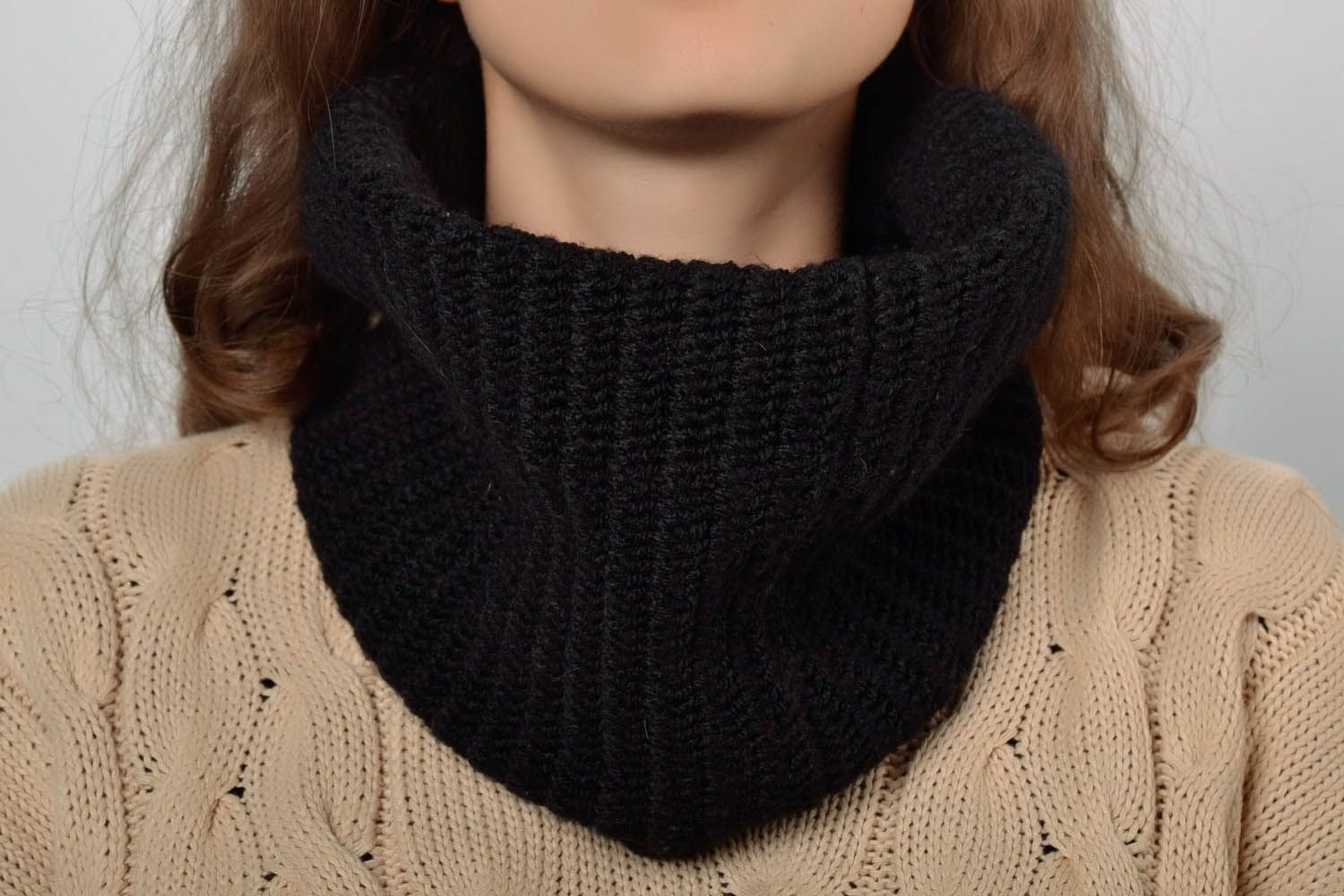 Knitted cowl photo 1