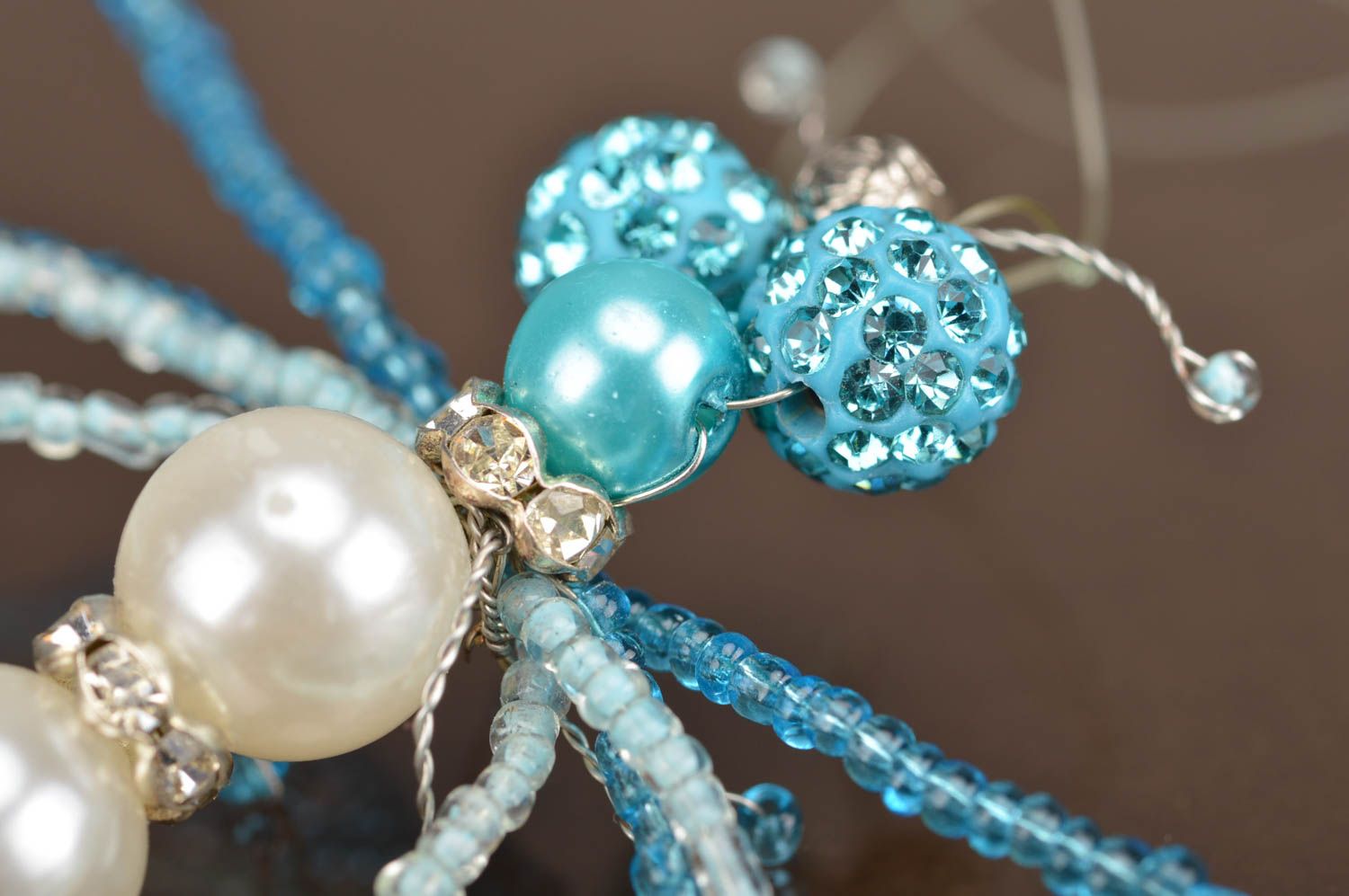 Décoration à suspendre en perles de rocaille en forme de libellule bleue photo 4