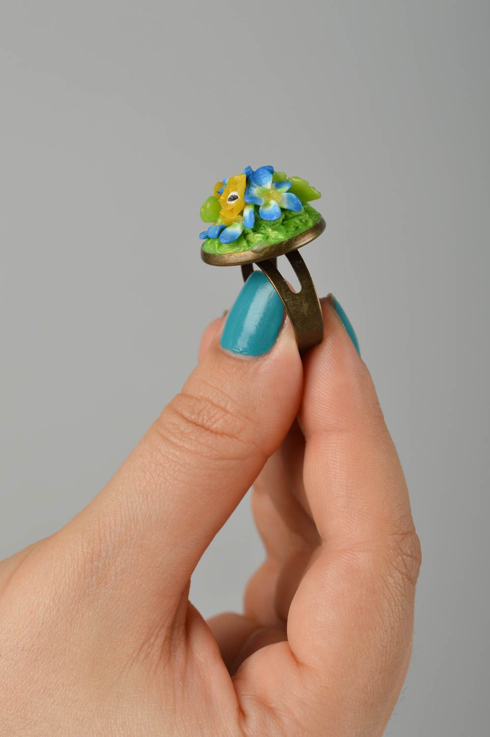 Кольцо ручной работы украшение из полимерной глины дизайнерское украшение синее фото 2