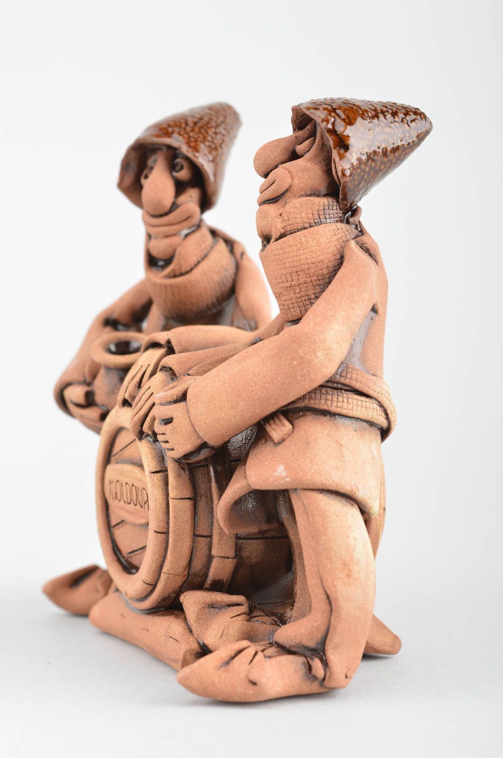 Авторская глиняная статуэтка ручной работы виноделы экологически чистый декор фото 2