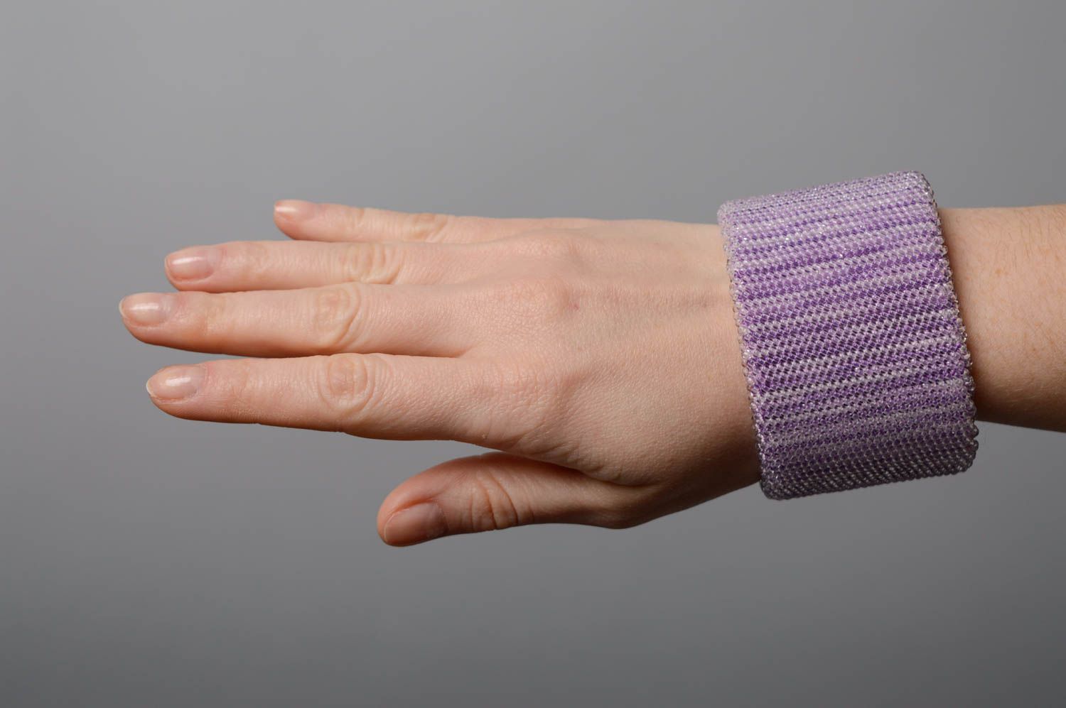 Breites Armband aus Rocailles Lavendel foto 4