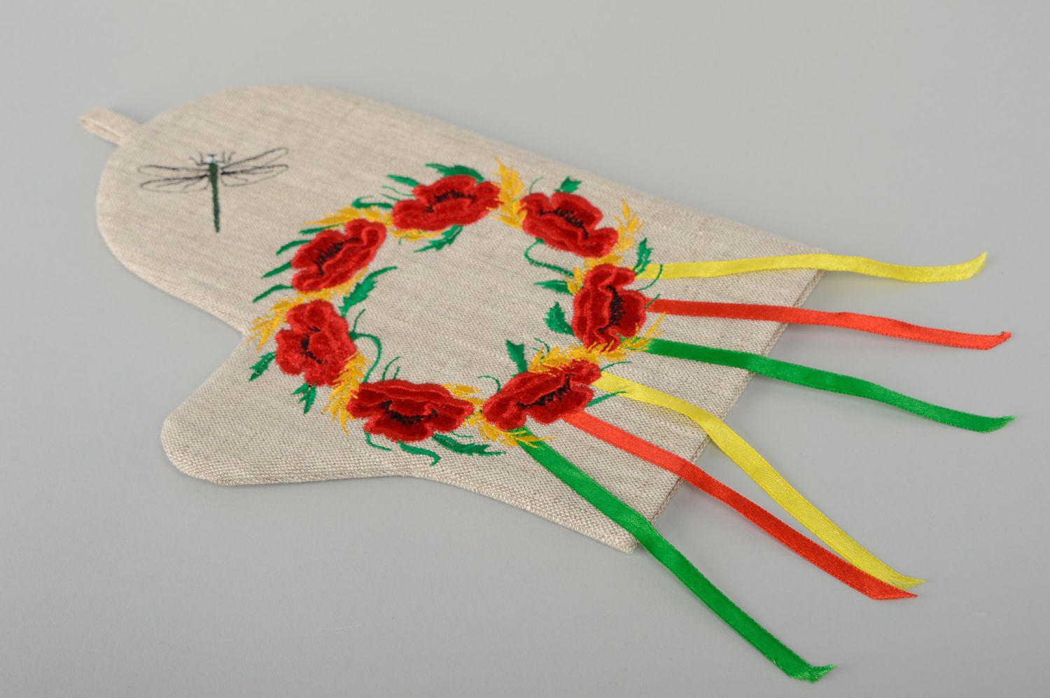Linen oven mitt with embroidery Wreath photo 1