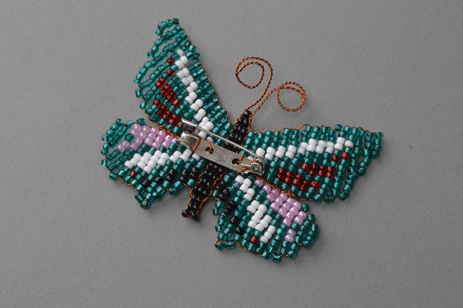 Beaded brooch small beaded butterfly handmade woven accessory stylish brooch photo 4