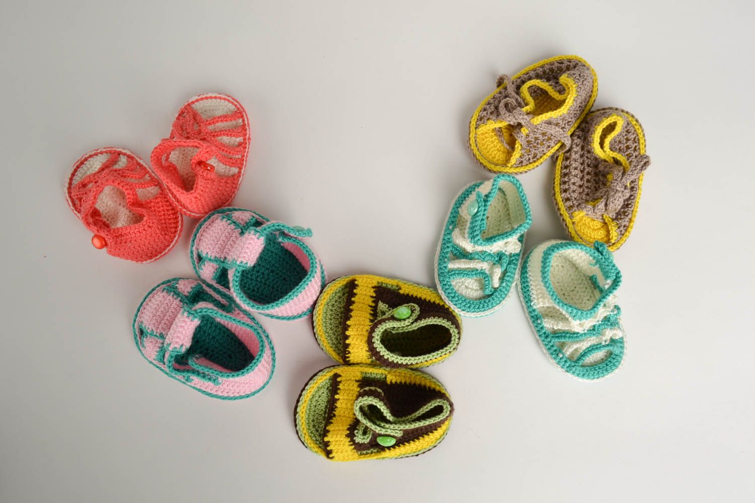 Sandalias de bebés hechas a mano patucos de bebés regalo original para niños foto 2