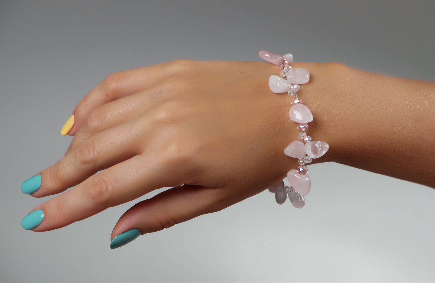 Armband mit rosa Quarz und Bergkristall foto 4