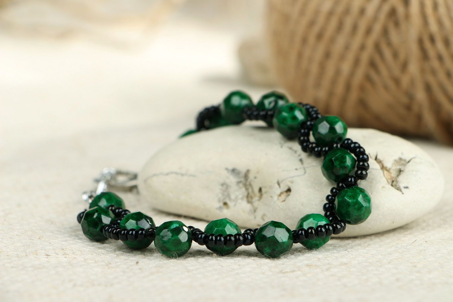 Bracelet with faceted malachite photo 1