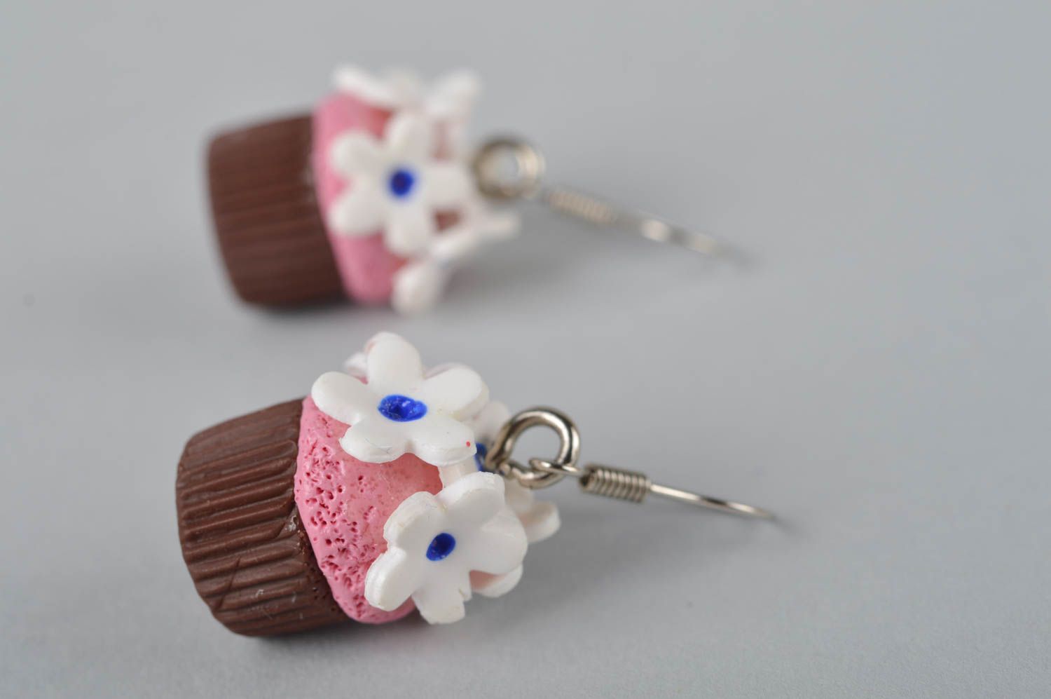 Handmade Designer Ohrringe Kuchen mit Blumen Damen Schmuck Accessoire für Frauen foto 5