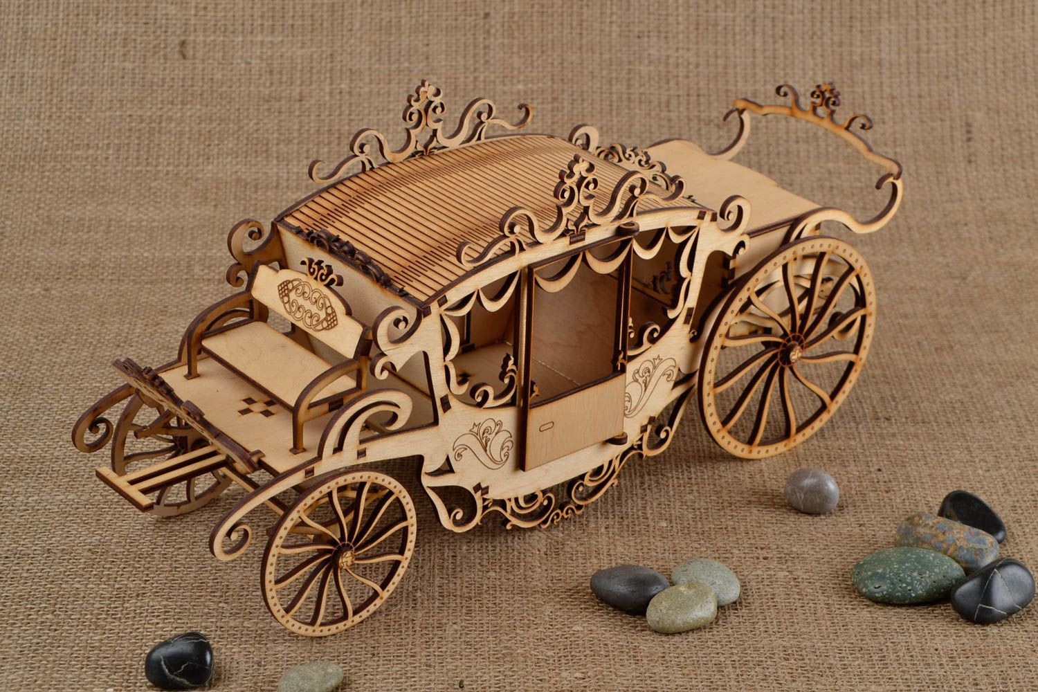 Handmade Rohling zum Bemalen Figur aus Holz Holzfigur zum Bemalen Kutschwagen foto 1