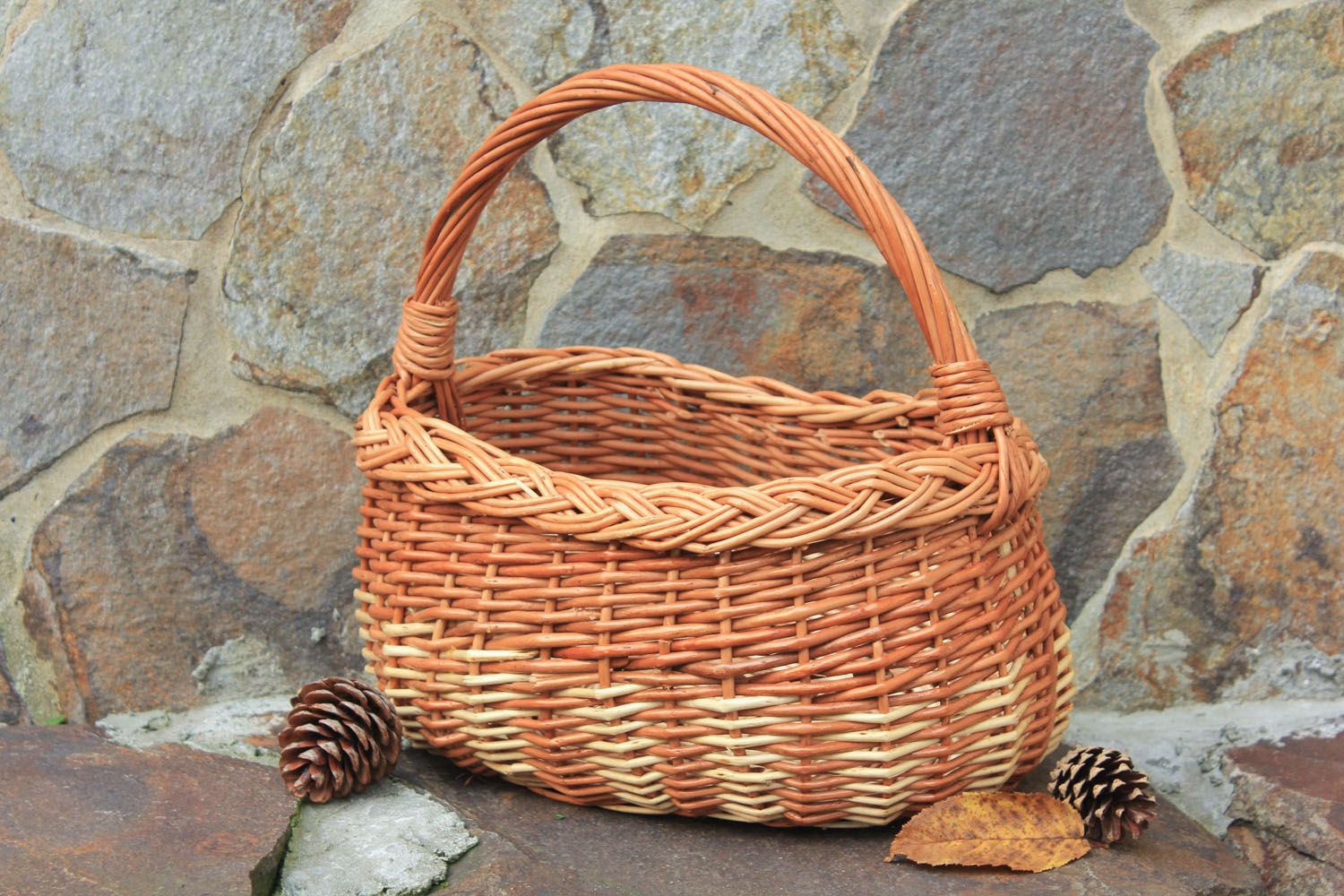Wide basket with a handle photo 1