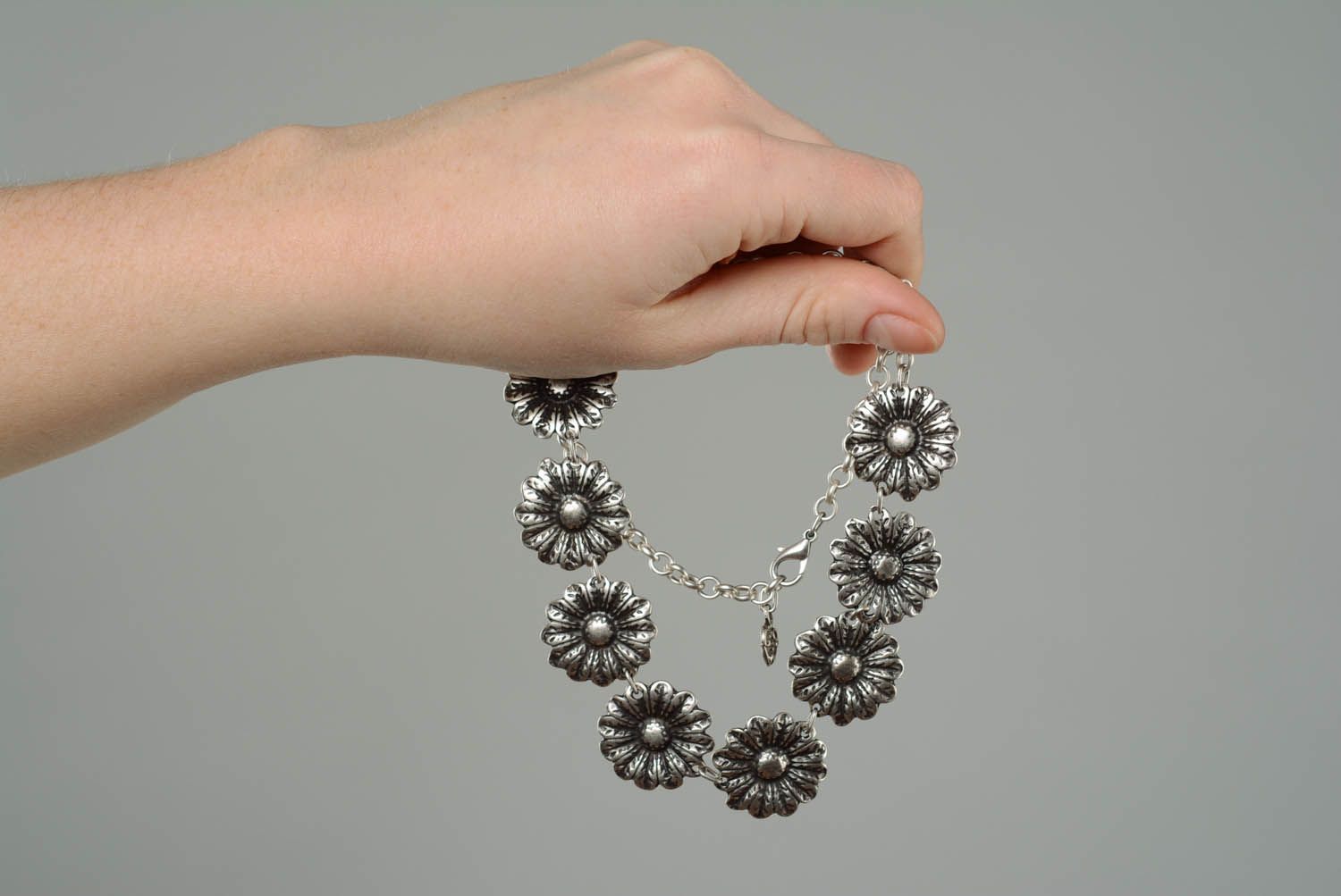 Metal necklace Daisies photo 3