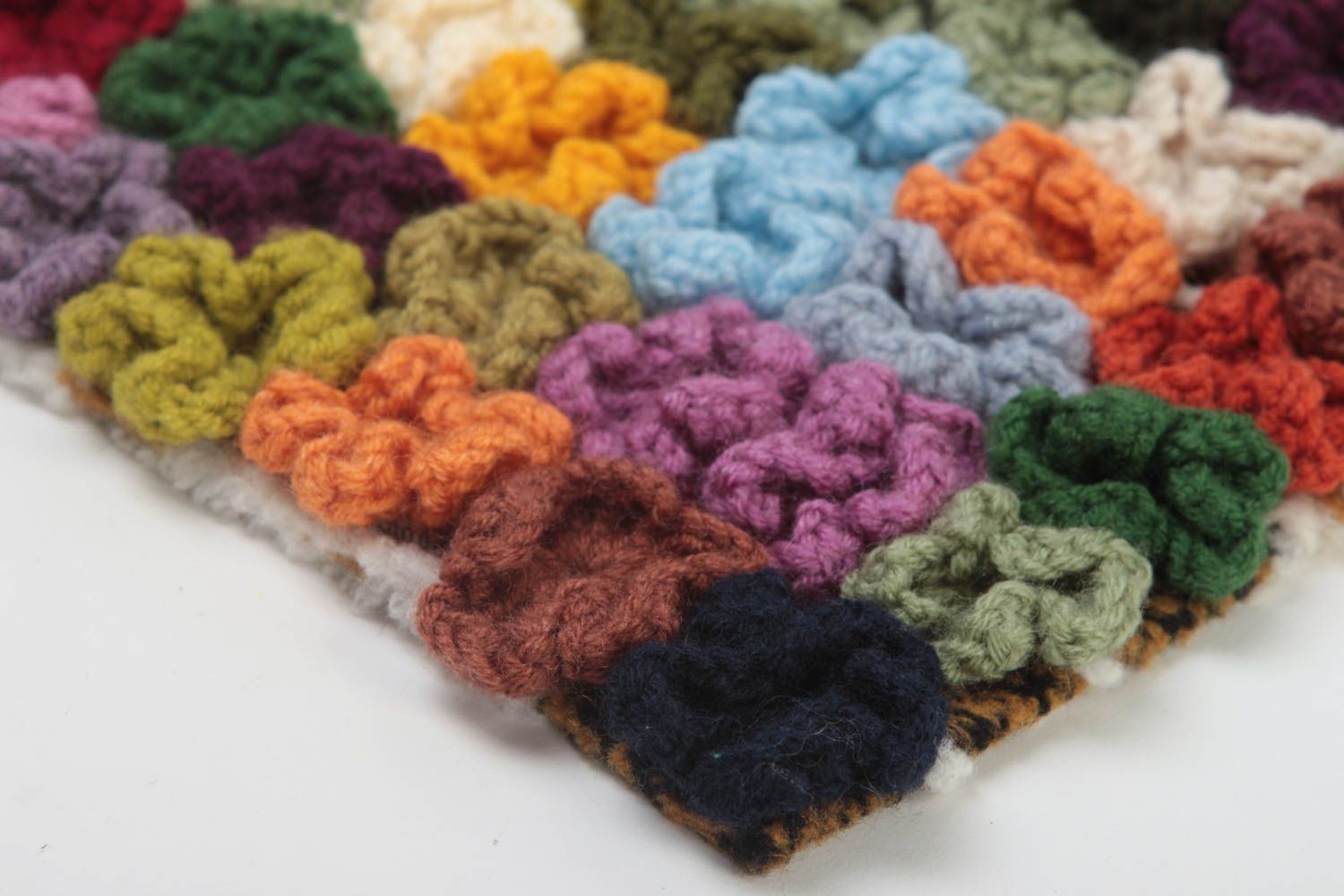 Tapis tricot fait main Accessoire design Déco maison au crochet multicolore photo 3