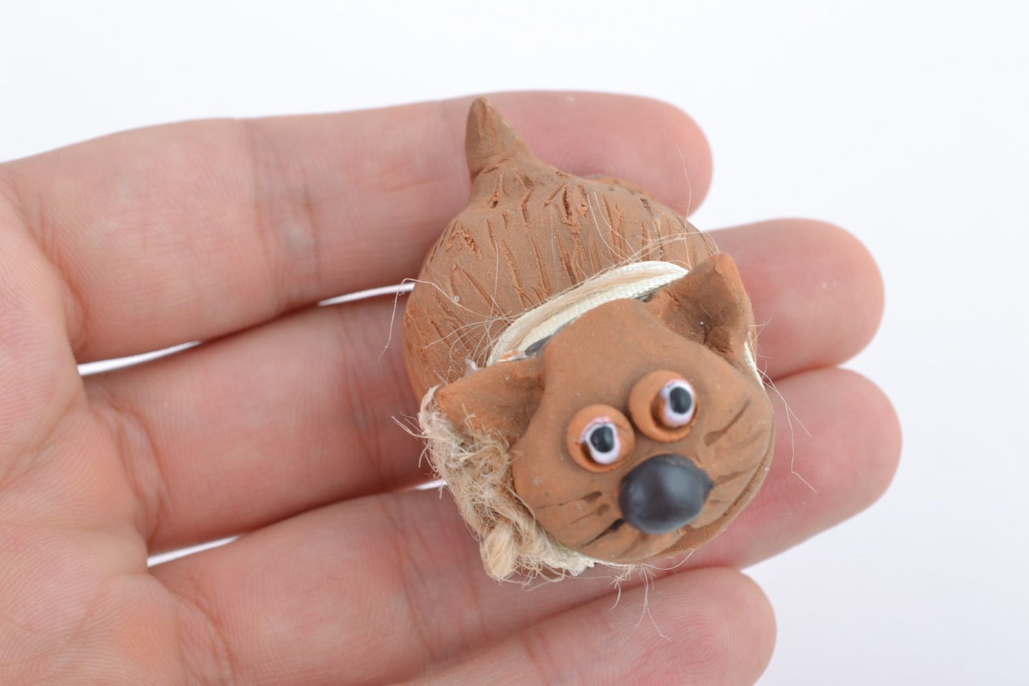 Petite figurine en céramique brune en forme de chat faite main originale photo 2