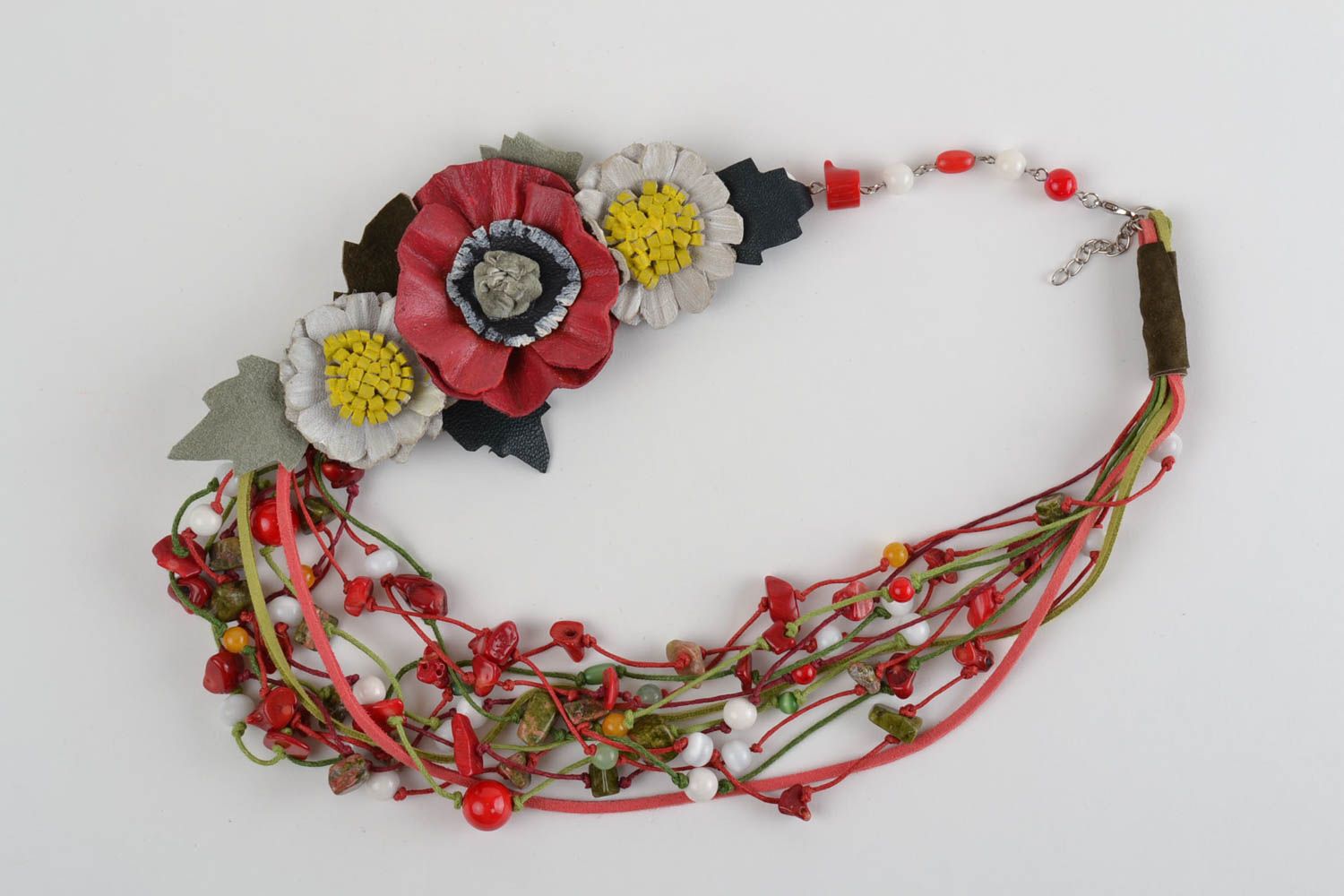 Collar de cuero y piedras naturales artesanal estiloso bonito con flores  foto 3