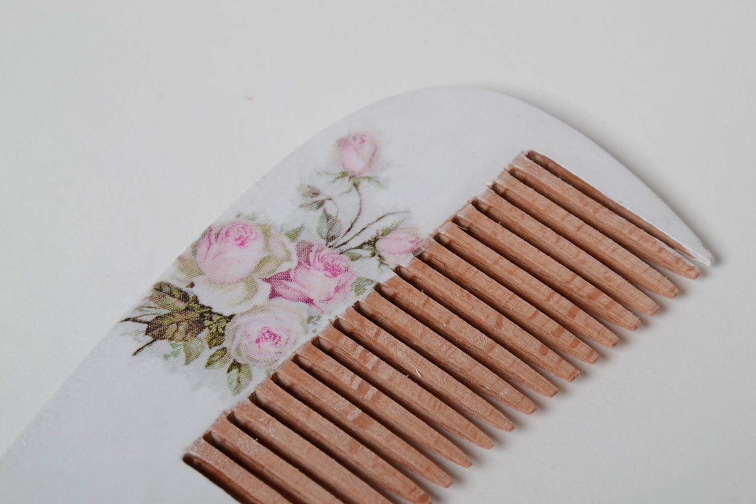 Handmade Kamm aus Holz Haar Accessoire Geschenk aus Holz mit Blumenmuster foto 4