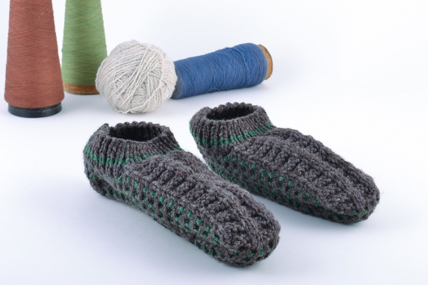 Beautiful gray handmade warm knitted half-woolen slippers photo 1
