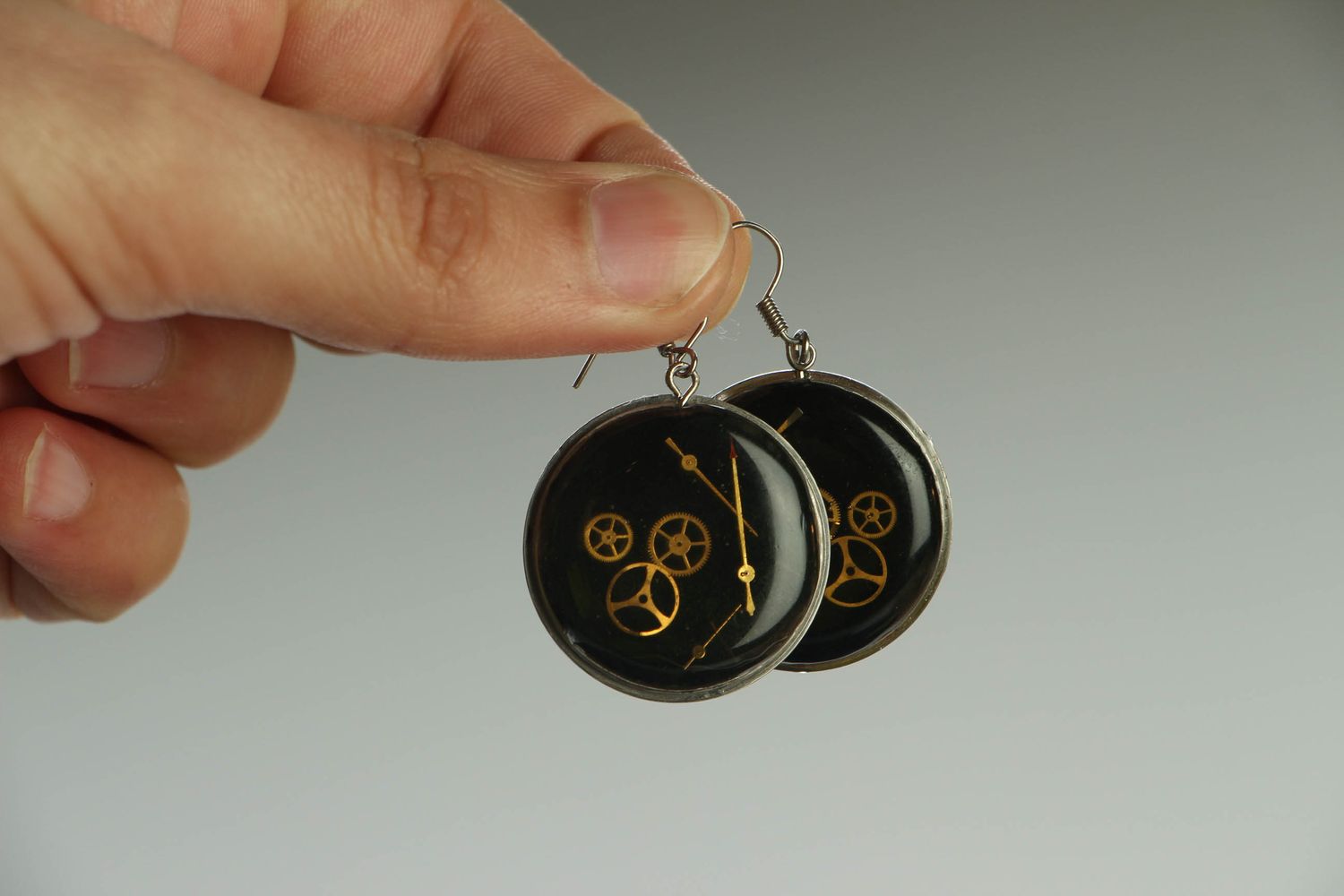 Round metal earrings in steampunk style photo 4