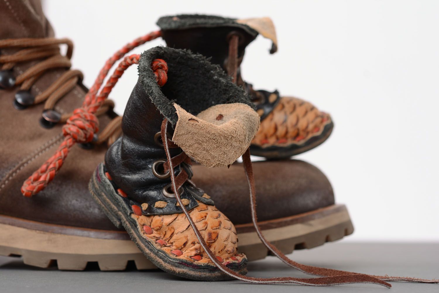 Leather decorative boots photo 2