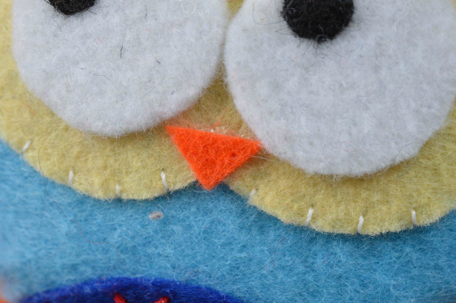 Фетровая игрушка-закладка для книг сова ручной работы красивая на ленте голубая фото 4