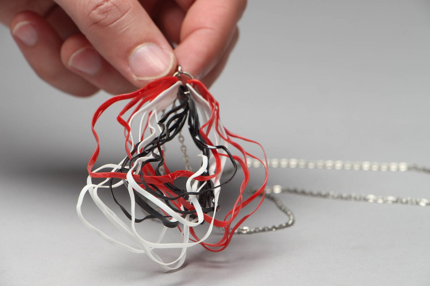 Designer plastic pendant with chain photo 4