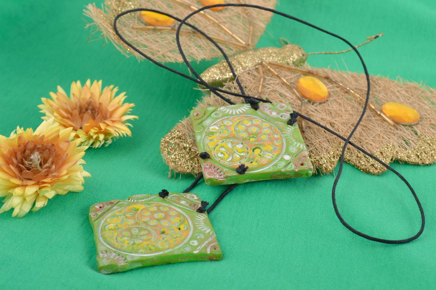 Handmade ceramic pendant necklace with square elements ornamented with acrylics photo 1