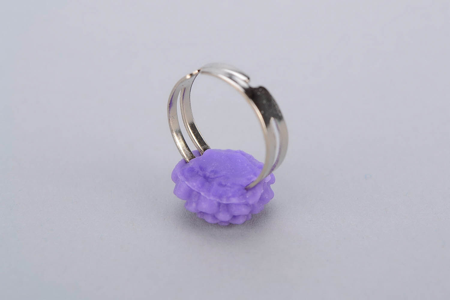 Кольцо с фиолетовым цветком, полимерная глина фото 3