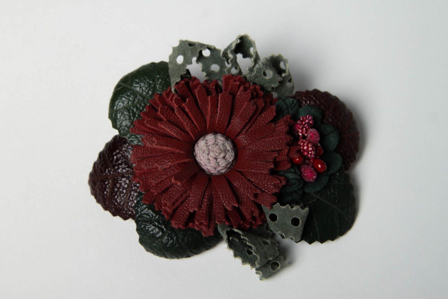 Broche Barrette en cuir faite main originale fleur rouge Accessoire femme photo 3