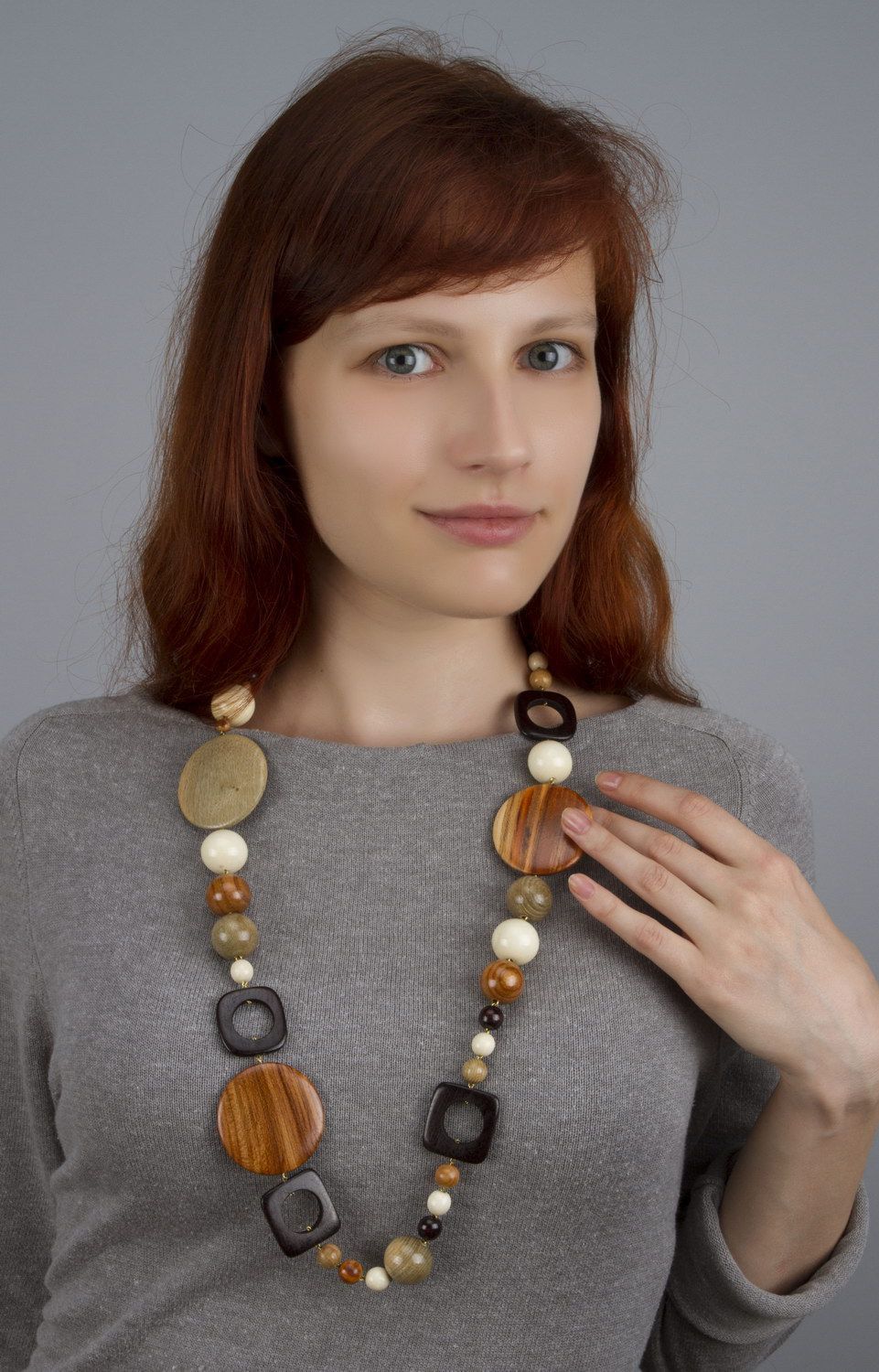 Long wooden bead necklace with clasp photo 4