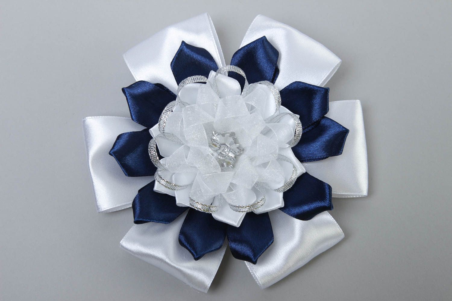 Haarspange Blume Handmade Damen Modeschmuck Accessoire für Haare weiß blau grell foto 2