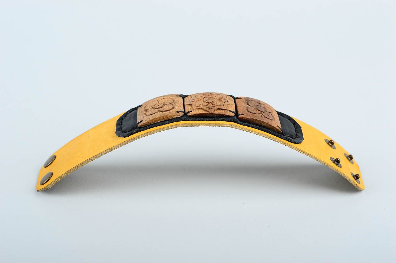 Pulsera hecha a mano amarilla accesorio de cuero para mujer bisutería de moda  foto 3