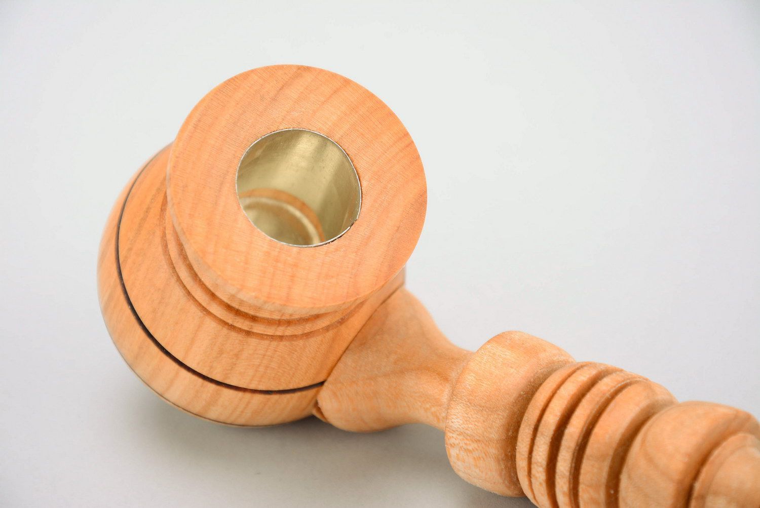 Pipa para fumar hecha a mano. Fabricada de madera, sin recubrir foto 1
